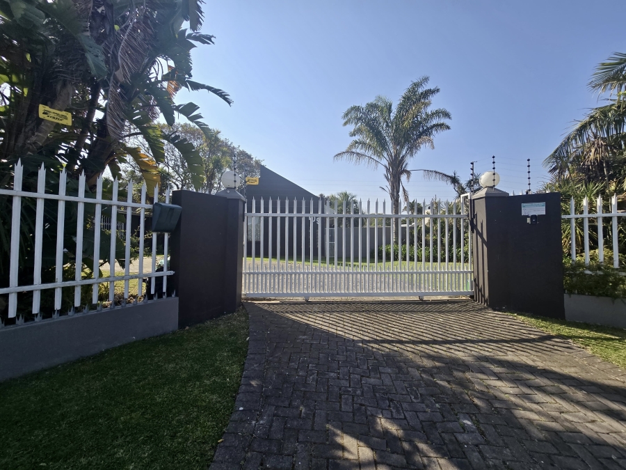 4 Bedroom Property for Sale in Loerie Park Western Cape